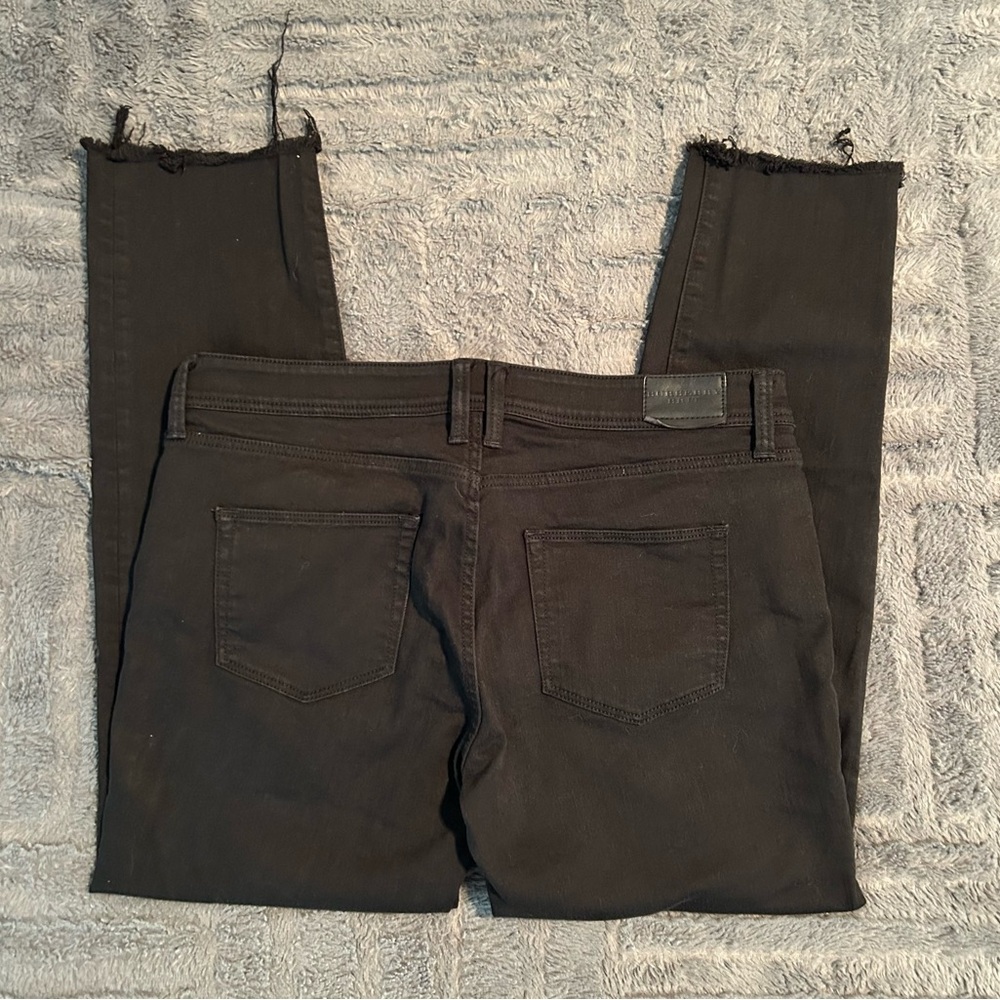 🎉 Host Pick 🎉 Burberry Brit Black Skinny Low Rise Distressed Hem Jeans - Picture 6 of 10